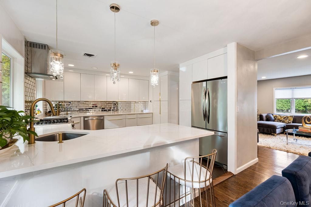 Interior, Kitchen, Living room, Pendant Lights, Recessed Lighting, Stainless Steel Appliances, Wood Texture Flooring