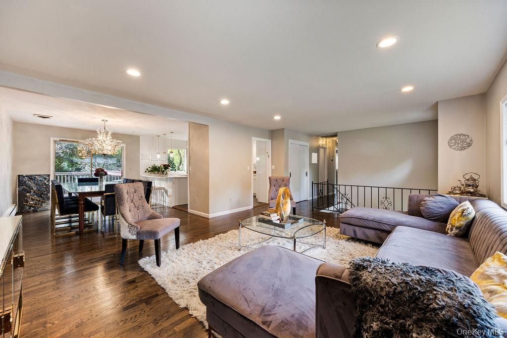 Chandelier, Dining room, Interior, Living room, Recessed Lighting, Wood Texture Flooring