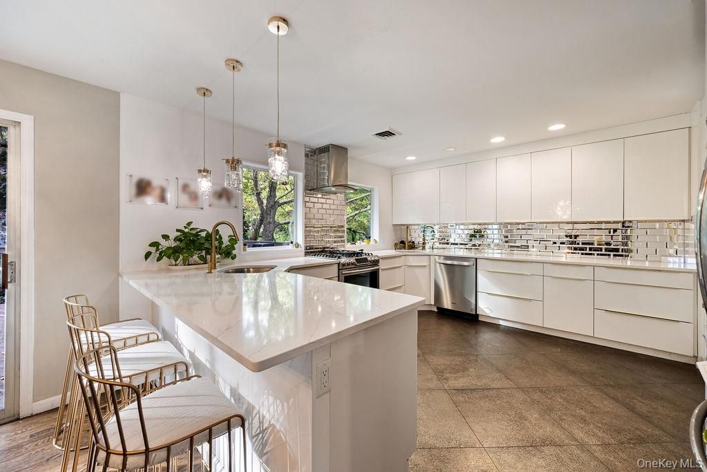 Interior, Kitchen, Pendant Lights, Recessed Lighting, Stainless Steel Appliances
