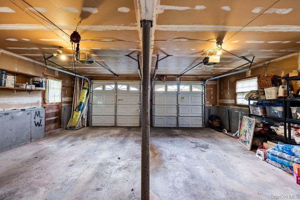 Garage, Interior