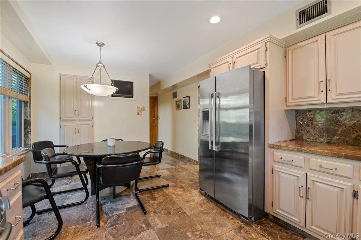 Dining room, Interior, Kitchen, Pendant Lights, Recessed Lighting
