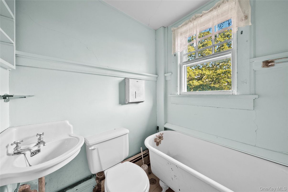 Bathroom, Free Standing Baths, Interior