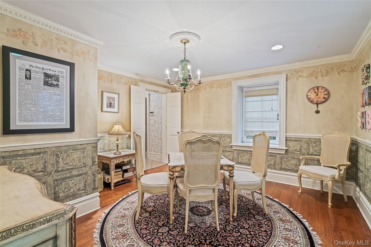 Chandelier, Dining room, Interior, Recessed Lighting, Wood Texture Flooring