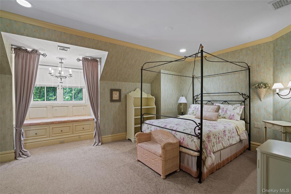 Bedroom, Chandelier, Interior, Recessed Lighting