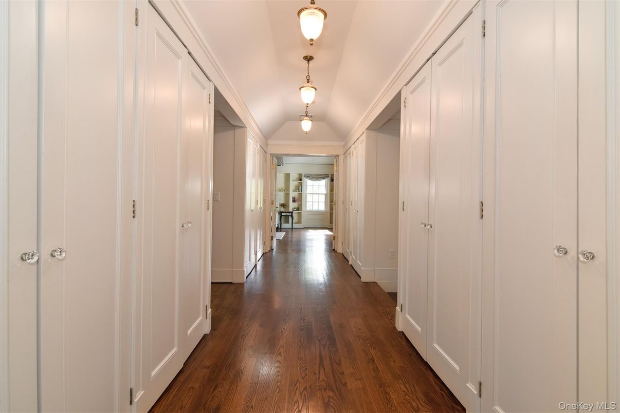 Interior, Pendant Lights, Wood Texture Flooring