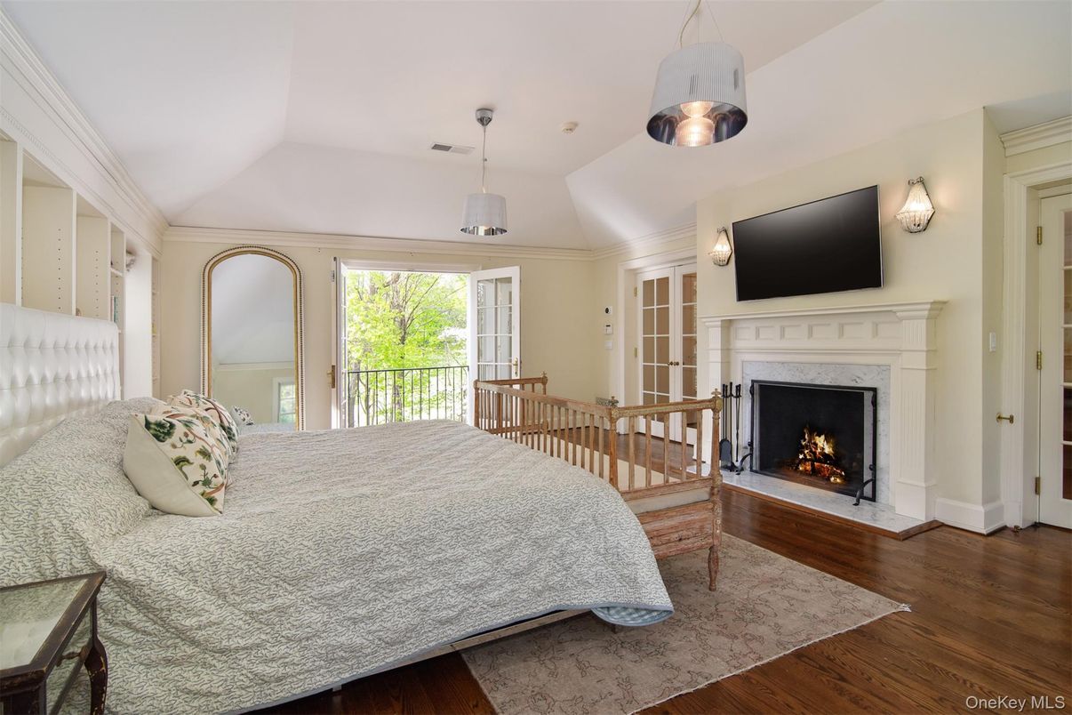 Bedroom, Fireplace, Interior, Pendant Lights, Wood Texture Flooring