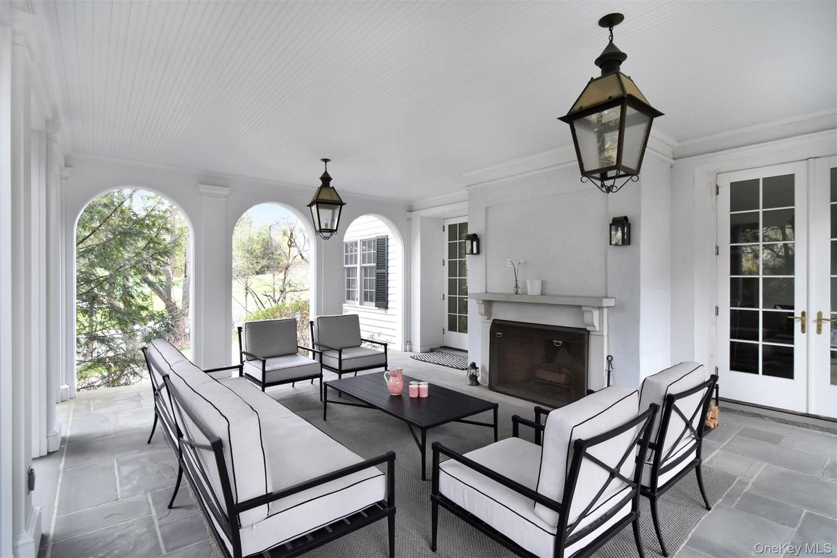 Exterior, Fireplace, Interior, Living room