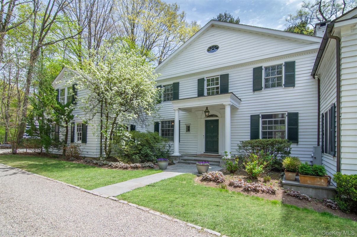 Exterior, Facade, Georgian