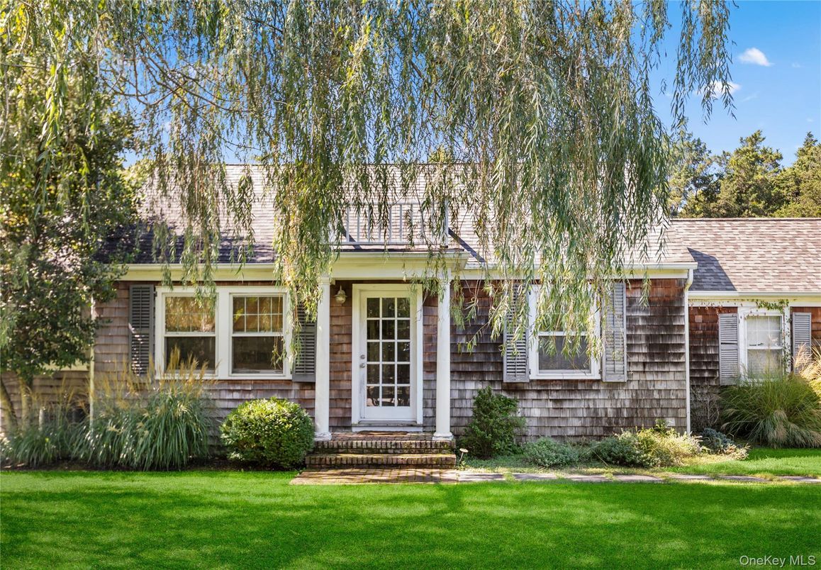 Exterior, Facade, Cape Cod