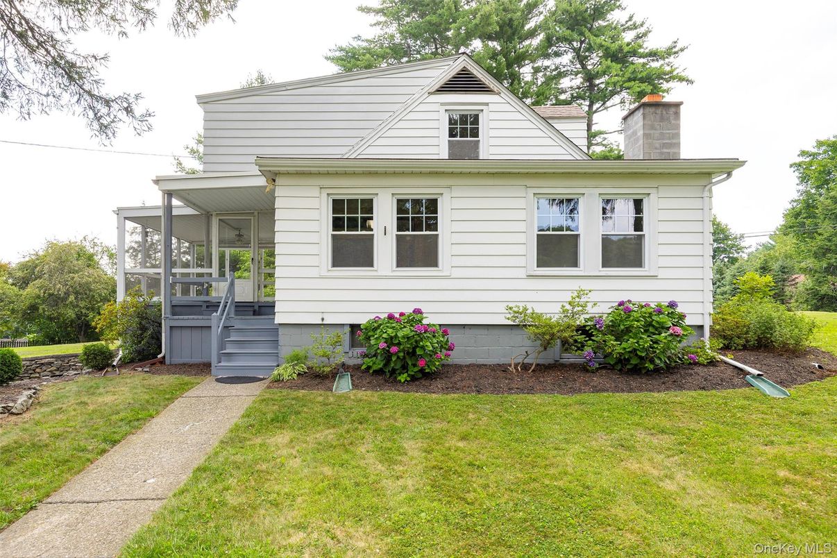Backyard, Exterior, Facade, Cape Cod