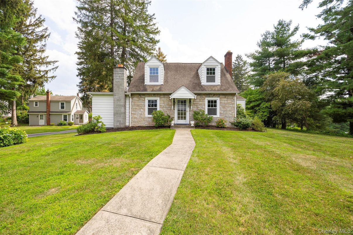 Backyard, Exterior, Facade, Cape Cod