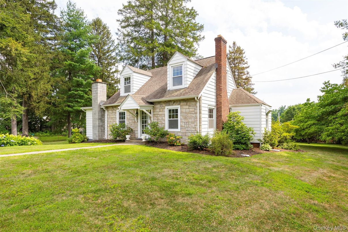 Backyard, Exterior, Facade, Cape Cod