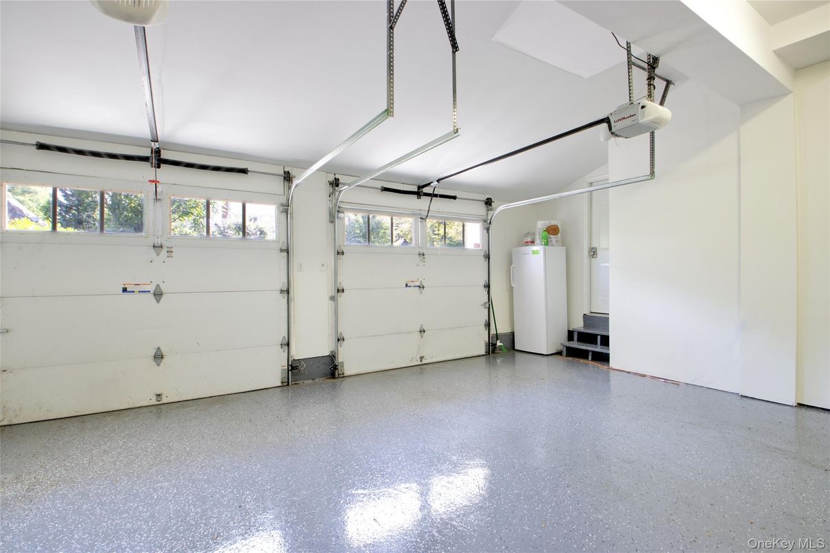 Garage, Interior