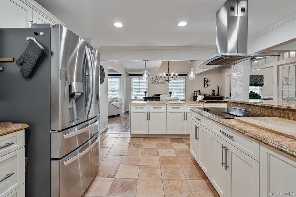 Chandelier, Interior, Kitchen, Pendant Lights, Recessed Lighting, Stainless Steel Appliances