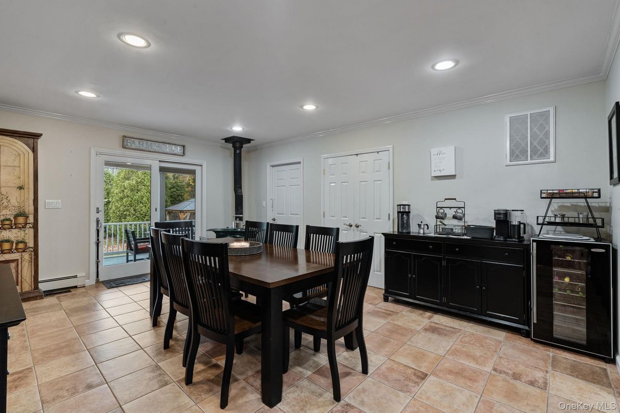 Dining room, Interior, Recessed Lighting