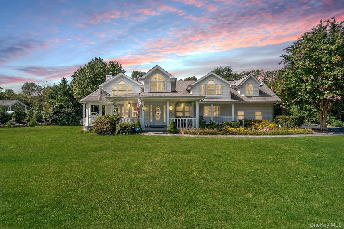 Backyard, Exterior, Facade, Farmhouse