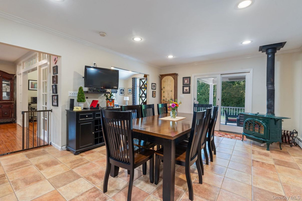 Dining room, Fireplace, Interior, Recessed Lighting