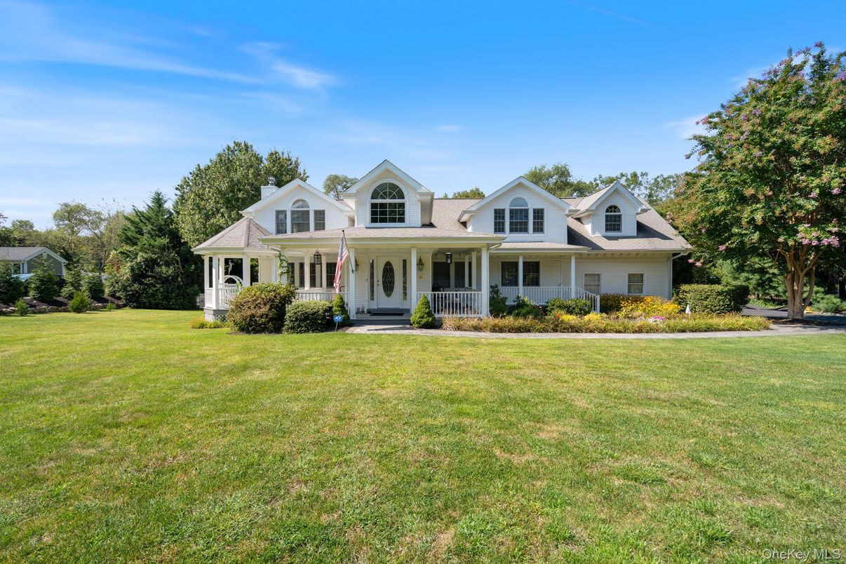 Backyard, Exterior, Facade, Farmhouse