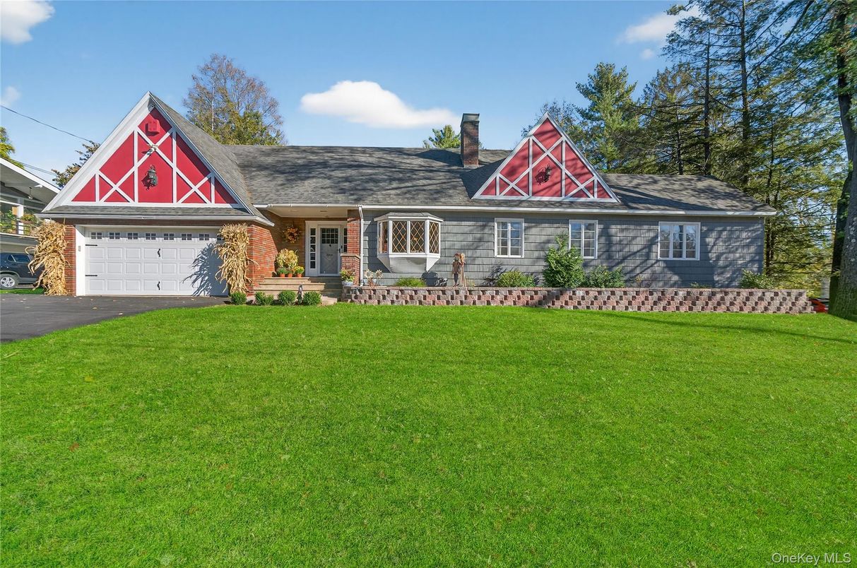 Attached, Backyard, Exterior, Facade, Brick Facade, Cape Cod