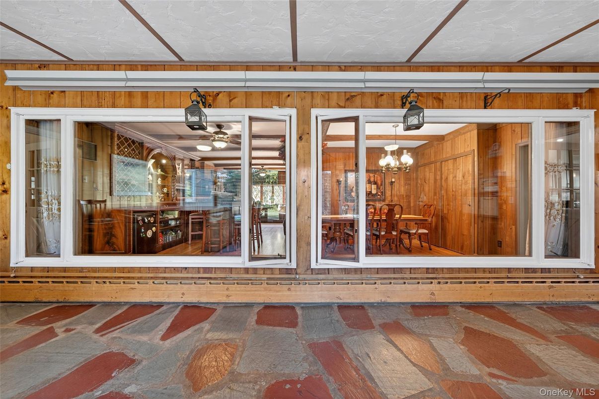 Chandelier, Interior, Wooden Walls