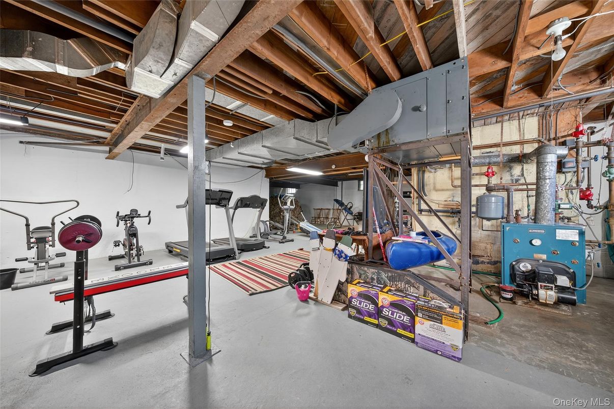 Fitness Equipment, Interior, Wooden Beams