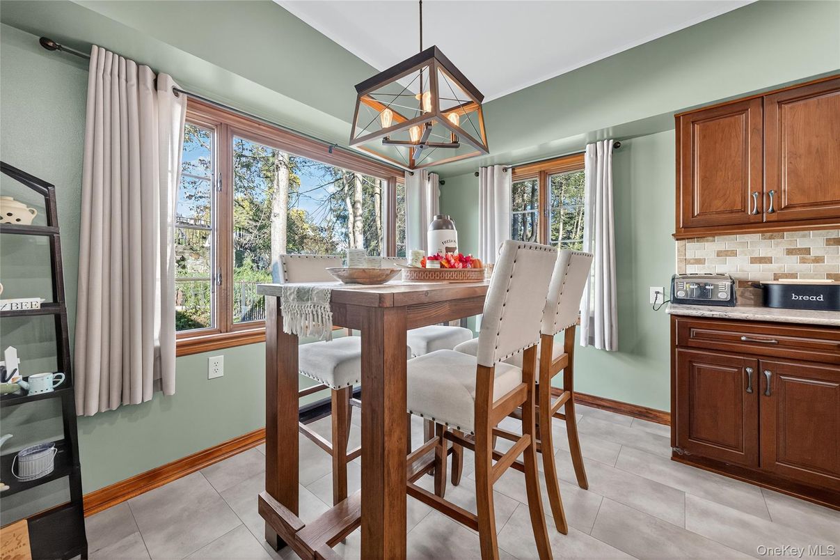 Dining room, Interior, Pendant Lights