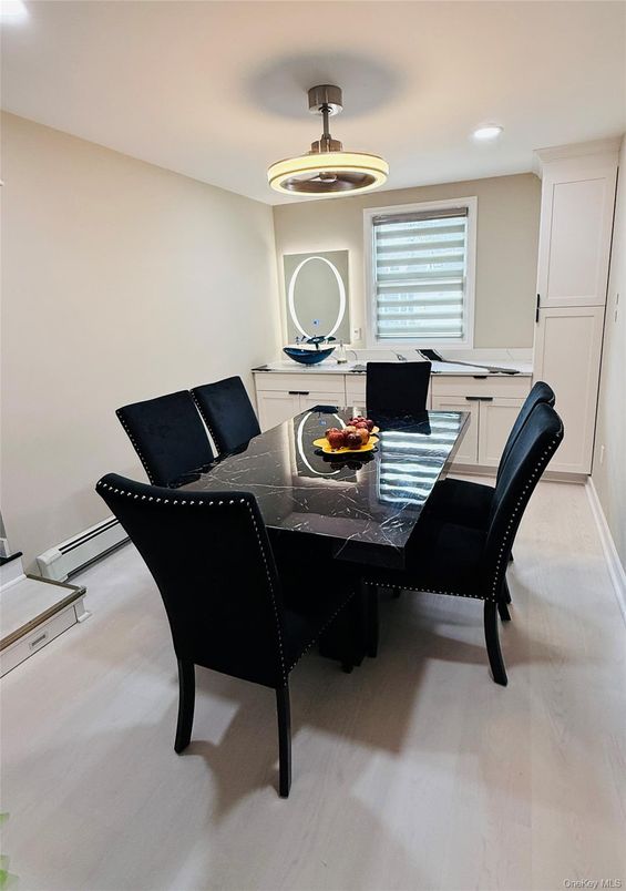 Dining room, Interior, Pendant Lights, Recessed Lighting