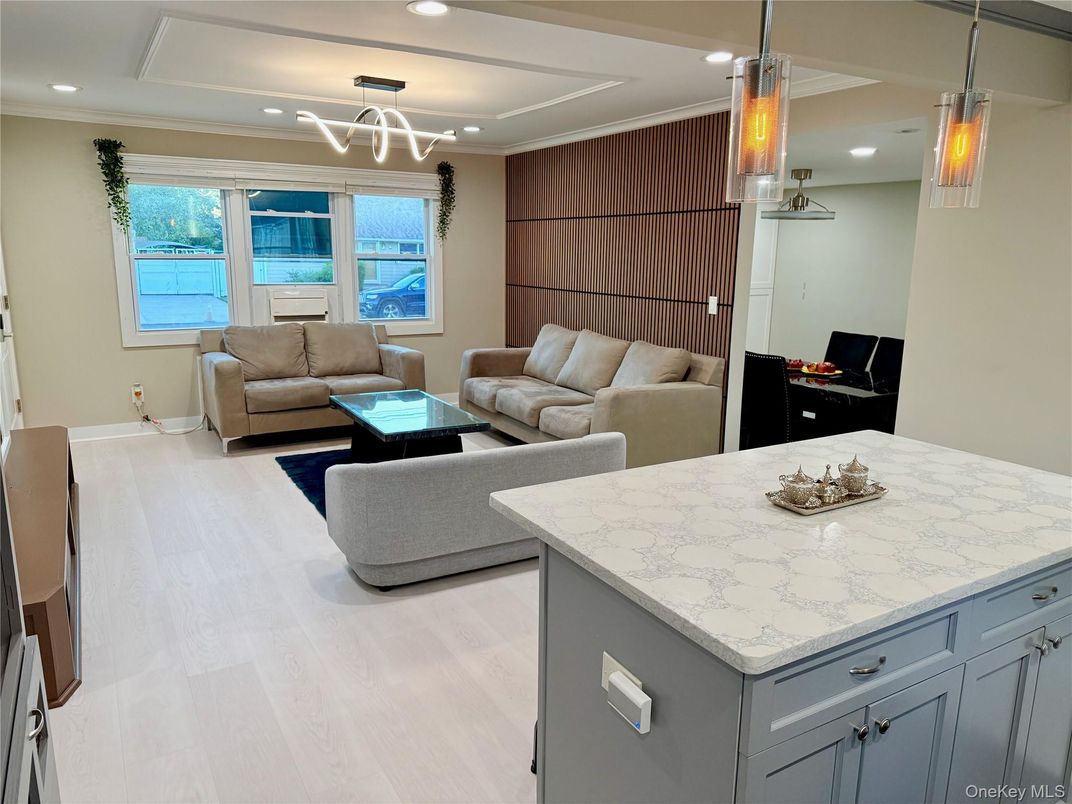 Interior, Kitchen, Living room, Pendant Lights, Recessed Lighting, Wood Texture Flooring