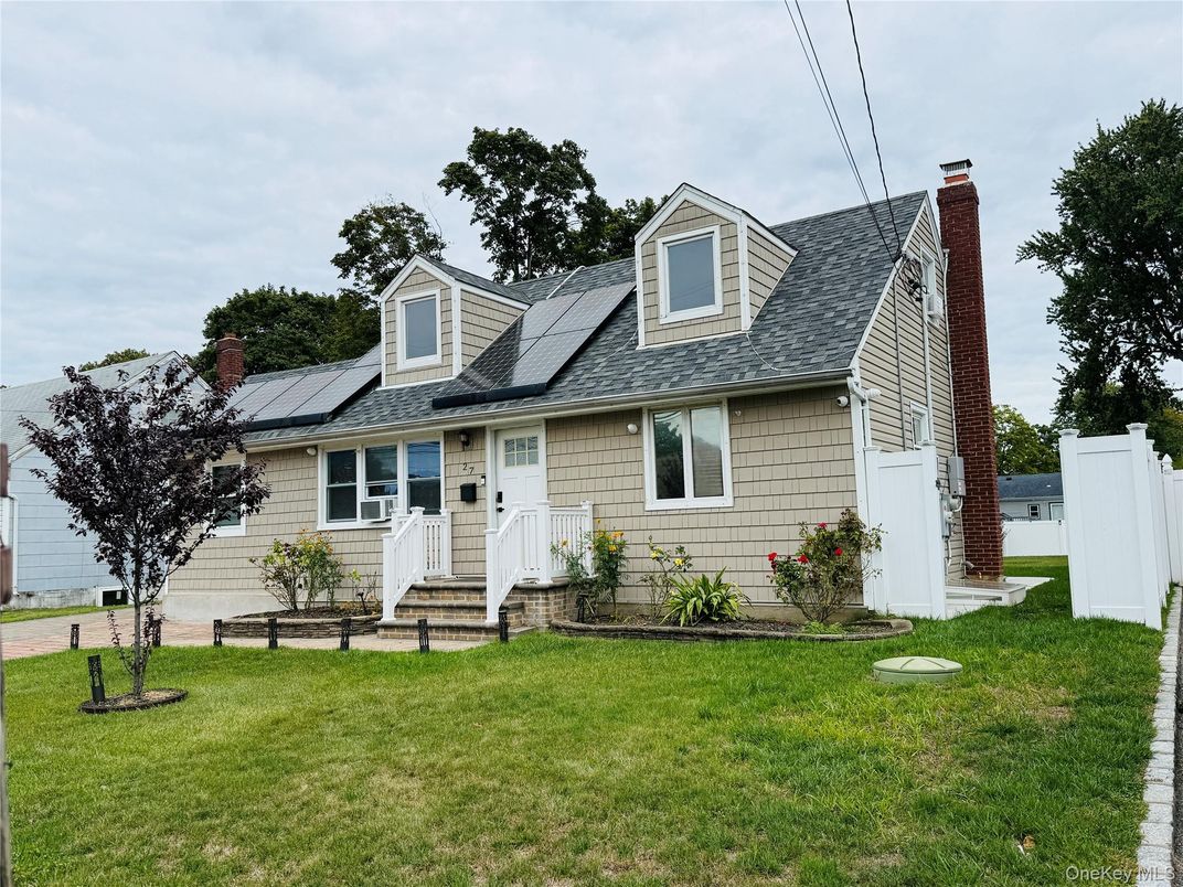 Exterior, Facade, Solar Panels, Cape Cod