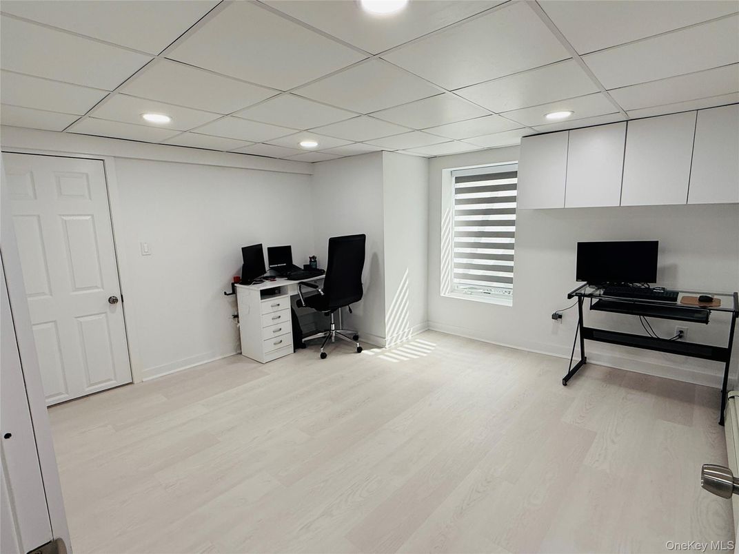 Home Office, Interior, Recessed Lighting, Wood Texture Flooring