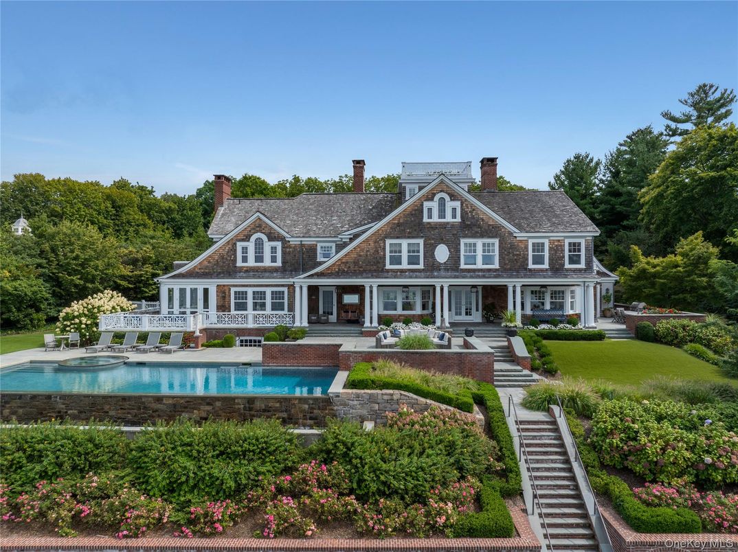 Exterior, Facade, Pool, Queen Anne Victorian