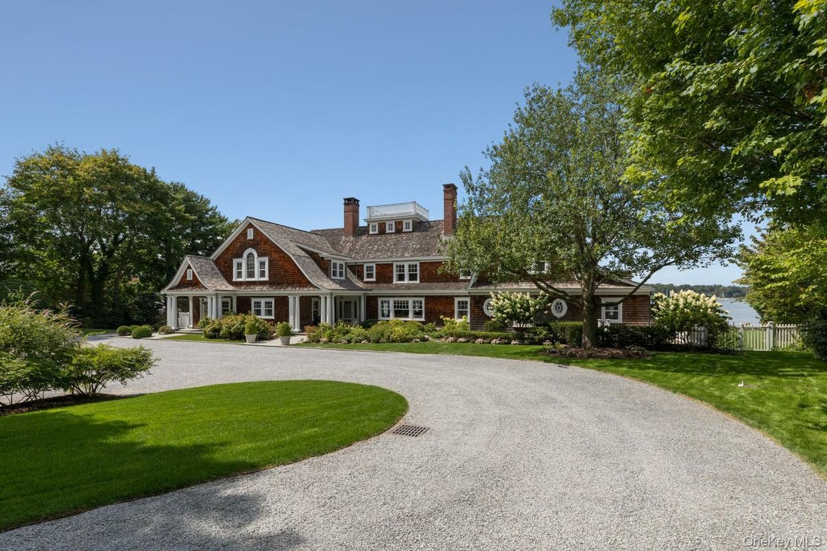Backyard, Exterior, Facade, Cape Cod