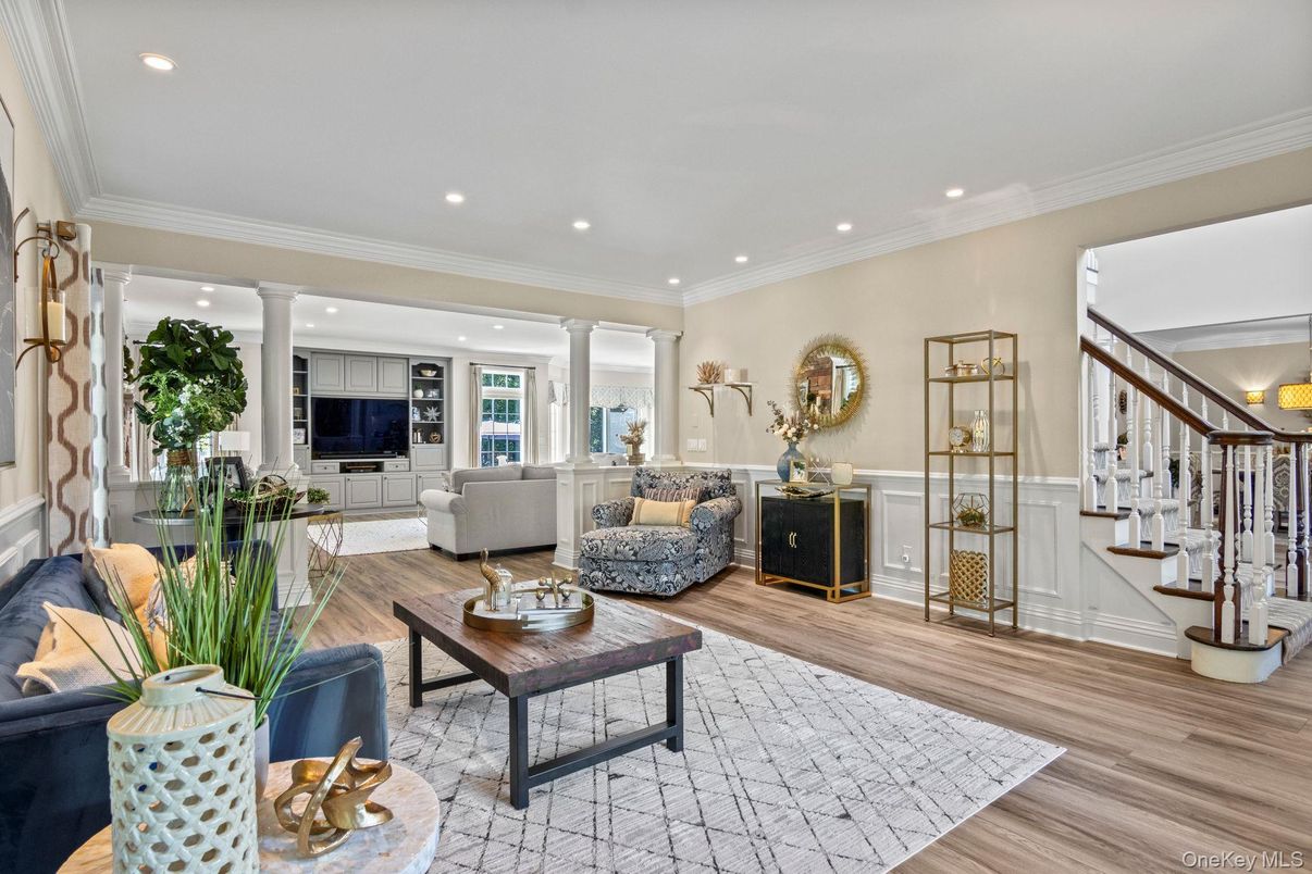 Interior, Living room, Recessed Lighting, Wood Texture Flooring