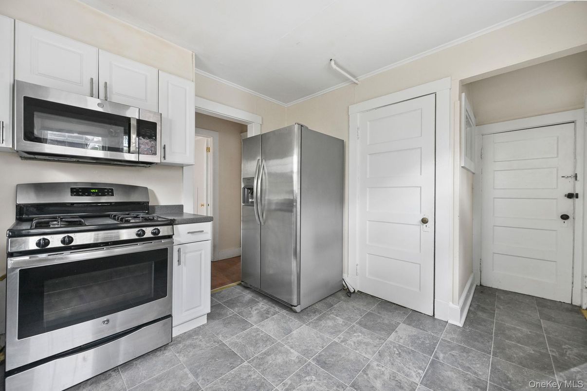 Interior, Kitchen, Stainless Steel Appliances