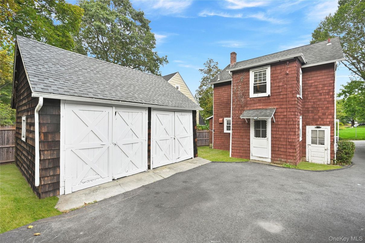 Detached Garage, Exterior