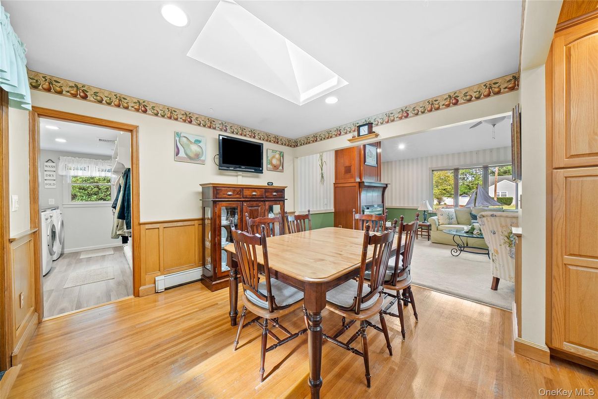 Dining room, Interior, Recessed Lighting, Wood Texture Flooring