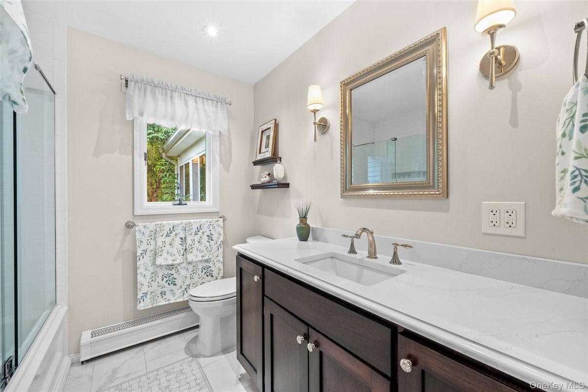 Bathroom, Interior, Marble, Recessed Lighting