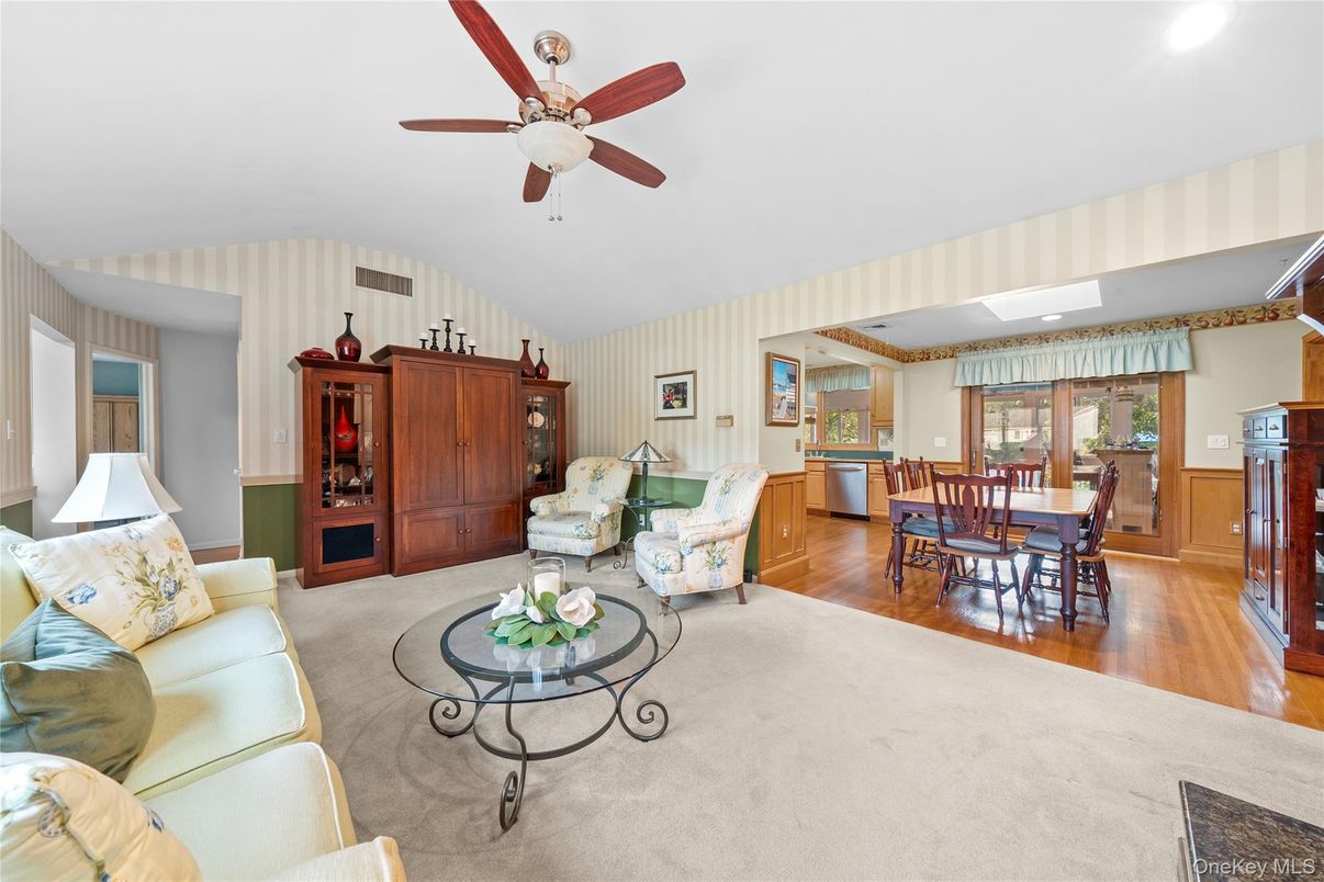 Dining room, Interior, Living room, Recessed Lighting, Wood Texture Flooring