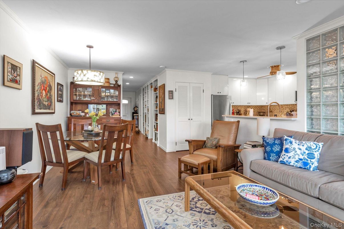 Dining room, Interior, Kitchen, Living room, Pendant Lights, Recessed Lighting, Wood Texture Flooring