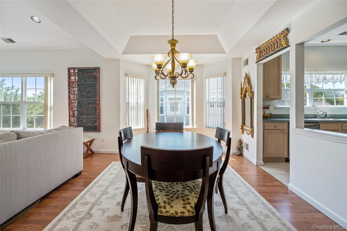Chandelier, Dining room, Interior, Recessed Lighting, Wood Texture Flooring