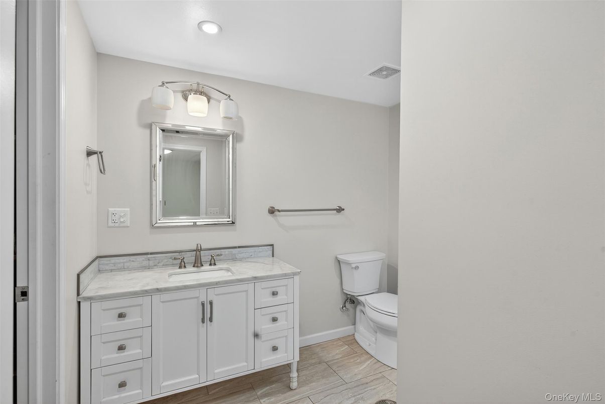 Bathroom, Interior, Recessed Lighting, Wood Texture Flooring
