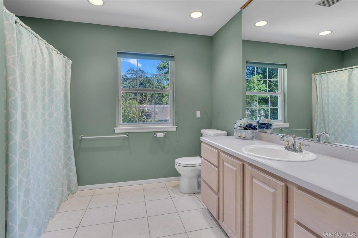 Bathroom, Interior, Recessed Lighting