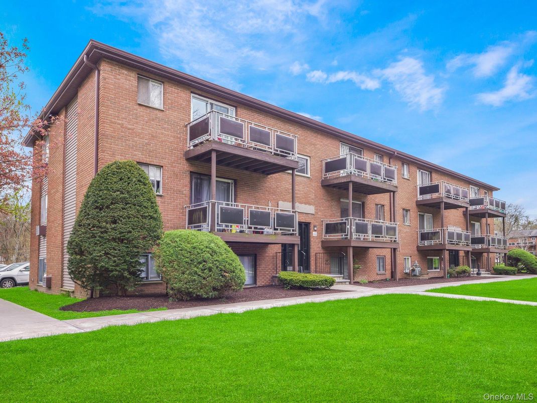 Attached, Exterior, Facade, Brick Facade, Rowhouse