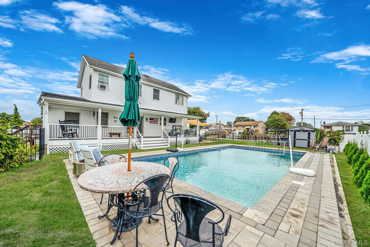 Exterior, Pool
