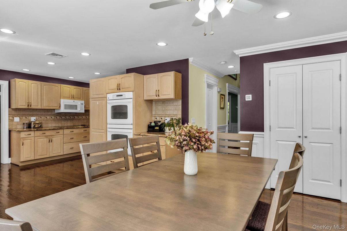 Dining room, Interior, Kitchen, Recessed Lighting, Wood Texture Flooring