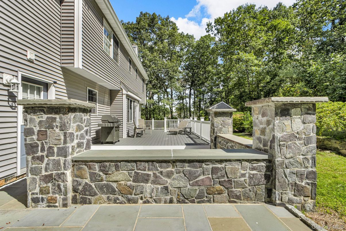 Exterior, Outdoor Kitchen