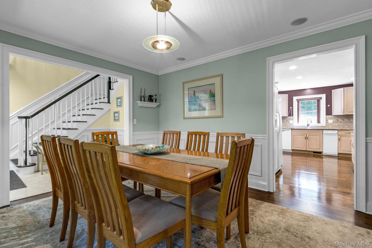 Dining room, Interior, Kitchen, Pendant Lights, Recessed Lighting, Wood Texture Flooring