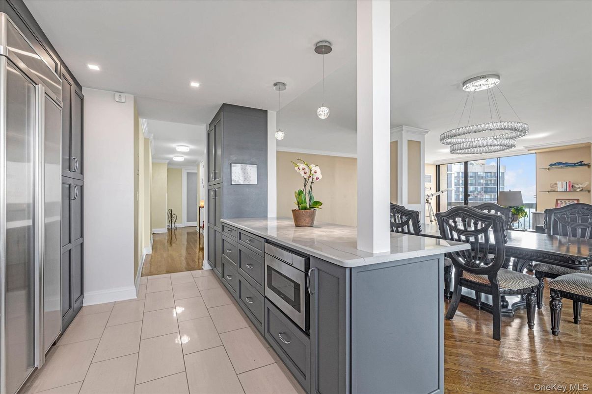 Chandelier, Dining room, Interior, Pendant Lights, Recessed Lighting, Wood Texture Flooring