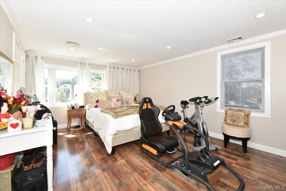 Bedroom, Fitness Equipment, Interior, Recessed Lighting, Wood Texture Flooring