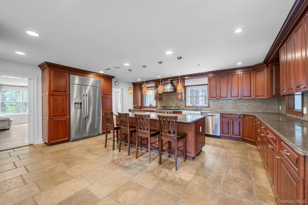 Interior, Kitchen, Pendant Lights, Recessed Lighting, Stainless Steel Appliances